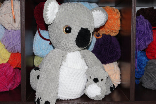 Crochet Pattern for a Koala and Baby