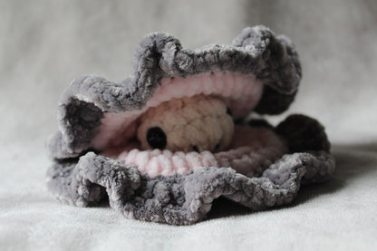 Crochet Pattern Clam with Pearl