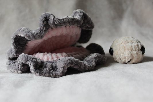 Clam with Pearl